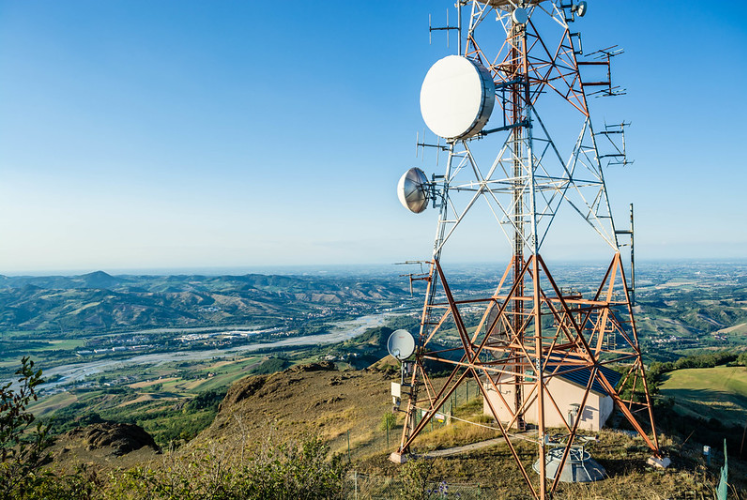 Collection of how do radio repeaters work in a gallery layout